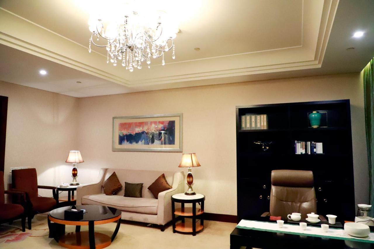 Wyndham Xinyang Downtown Ξενοδοχείο Εξωτερικό φωτογραφία