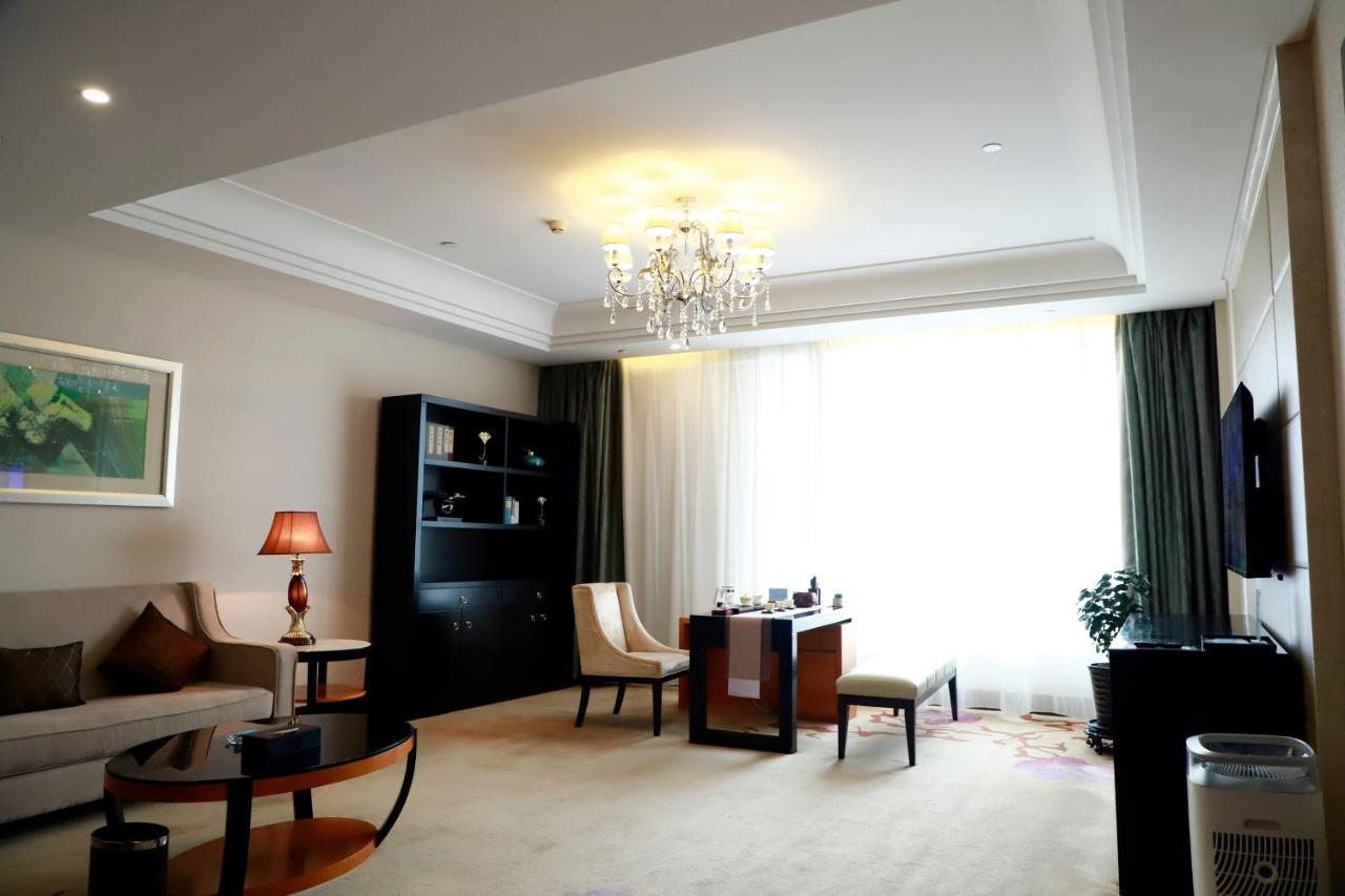 Wyndham Xinyang Downtown Ξενοδοχείο Εξωτερικό φωτογραφία